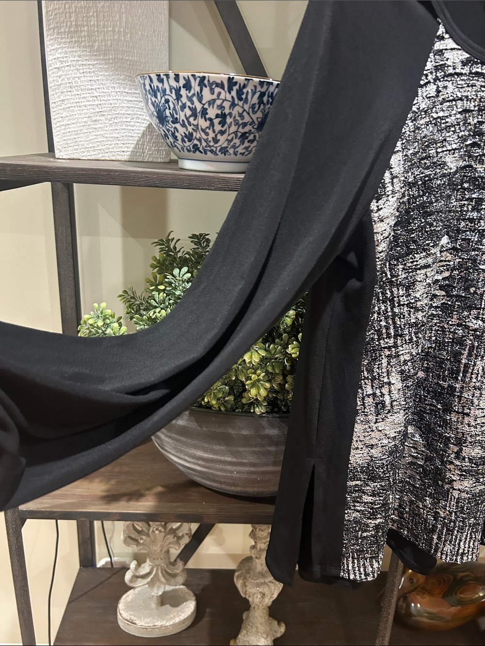 Karen Kane Black Long-Sleeve Raglan Top with Textured Black & silver shine party - Picture 3 of 5